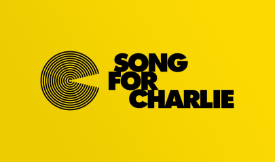 Logo "Song for Charlie", fond jaune